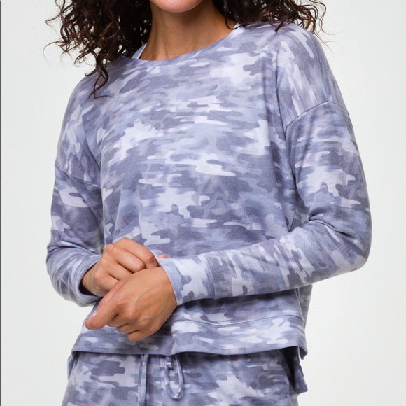 Onzie Camo lounge pullover Size S/M and M/L - Picture 1 of 2